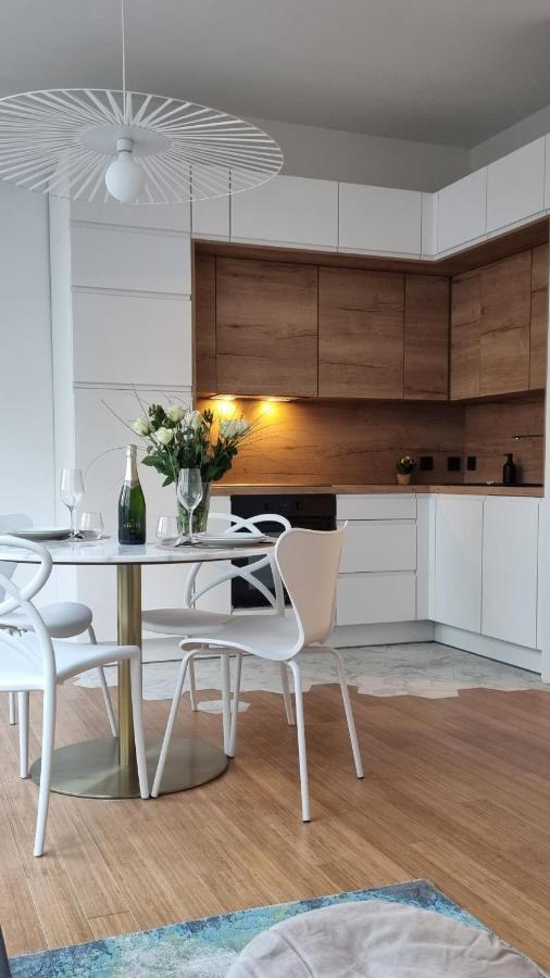 Au 53, Sous Le Chartil Apartment Reims Exterior foto