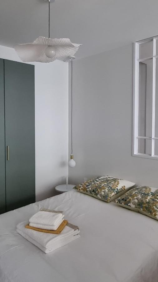 Au 53, Sous Le Chartil Apartment Reims Exterior foto